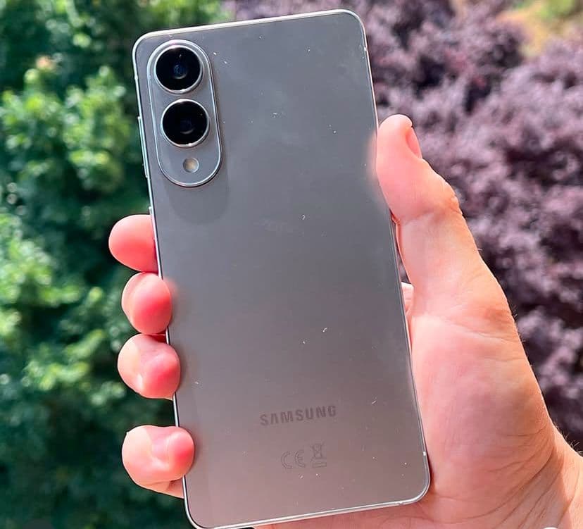 Samsung Galaxy S25 Edge Review: What’s the New Buzz About Thinness?