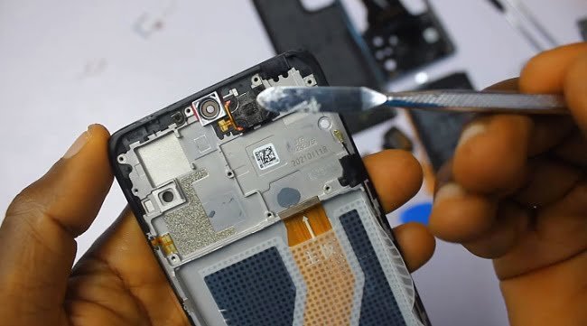 Redmi Note 10 Pro Teardown Video Shows Why It’s Worth the Price