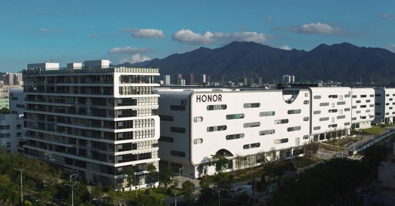 Honor opens its own automated manufacturing complex in China