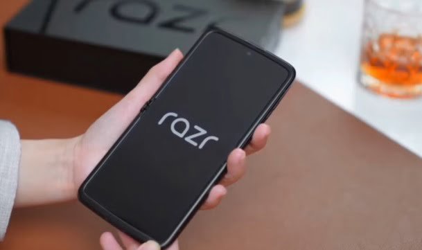Revisão da Motorola Moto Razr 2022